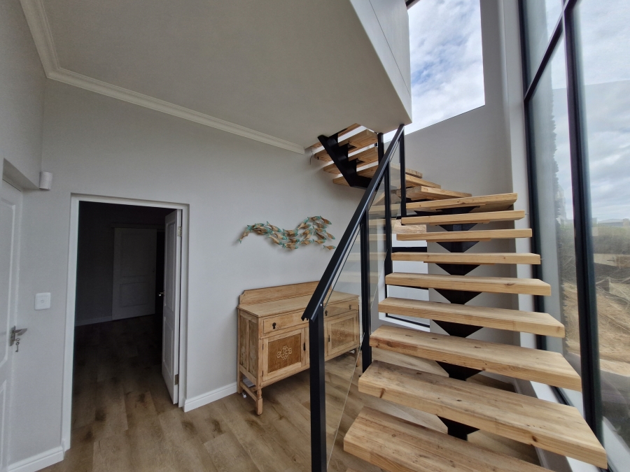 4 Bedroom Property for Sale in Stilbaai Oos Western Cape